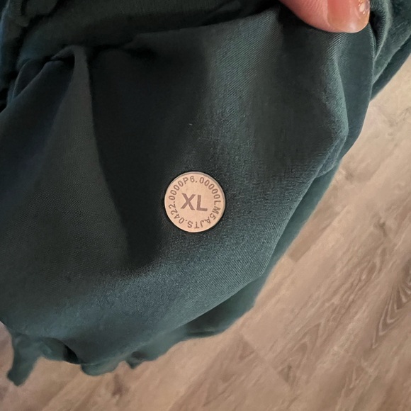 Lululemon men’s City Sweat Jogger in Green Jasper - Picture 5 of 12